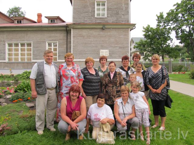 Folkloras kolektīvs izbraukuma pasākumā